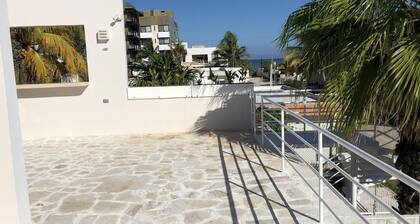 Cozy apartment with ocean view & pool