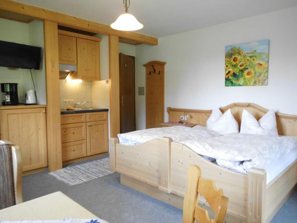 1 bedroom, internet, bed sheets