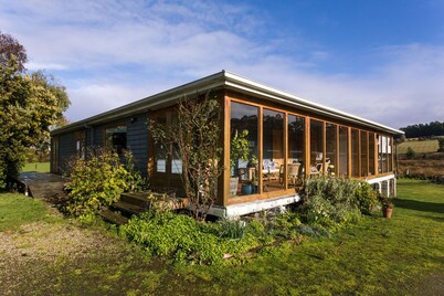 The Jetty House Cottage - a Cabin by the sea