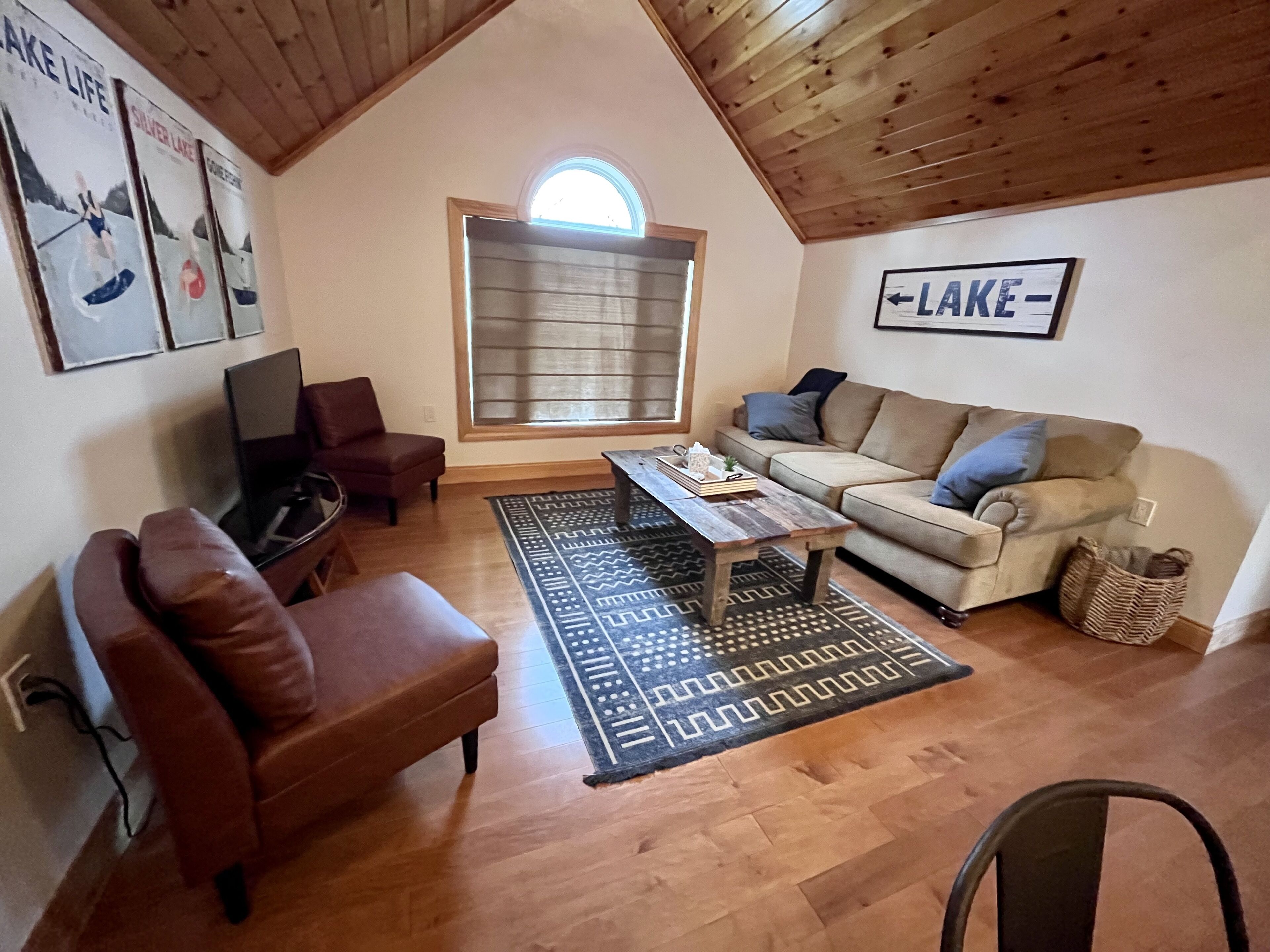 Unique cottage on Silver Lake.  Golfing, boating, hiking and more!