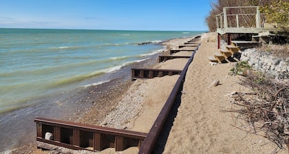 Waterfront Cottage with Private Beach Access - Newly Renovated!
