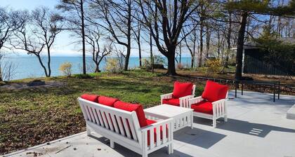 Waterfront Cottage with Private Beach Access - Newly Renovated!