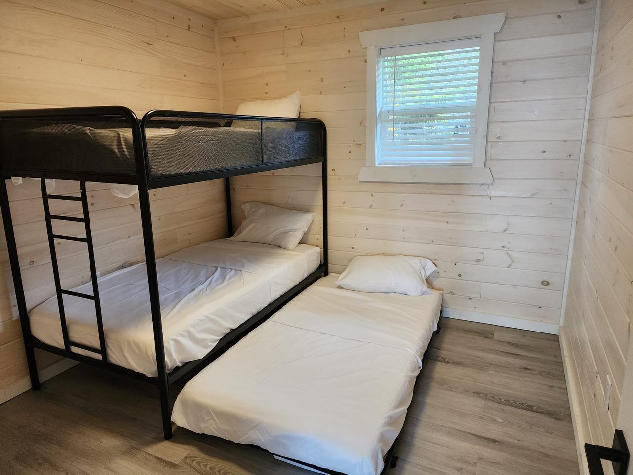 Waterfront Cottage with Private Beach Access - Newly Renovated!