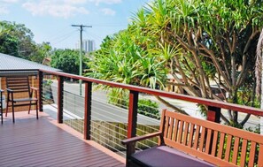 Terrace/patio - Maroochydore ~ Dual Living ~ Pet Friendly 4 Bed (Maroochydore)