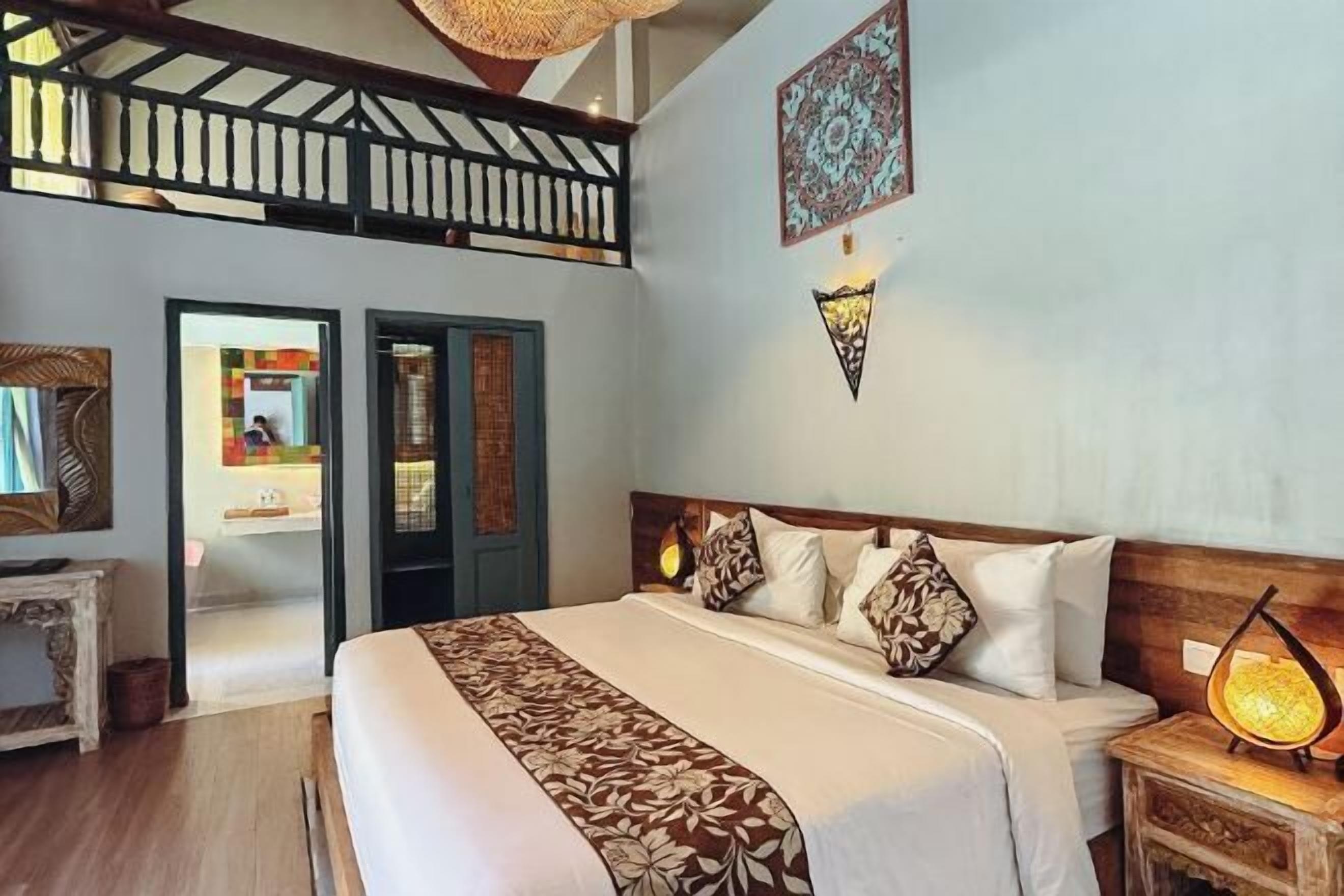 Soundproofing, iron/ironing board, free WiFi, bed sheets