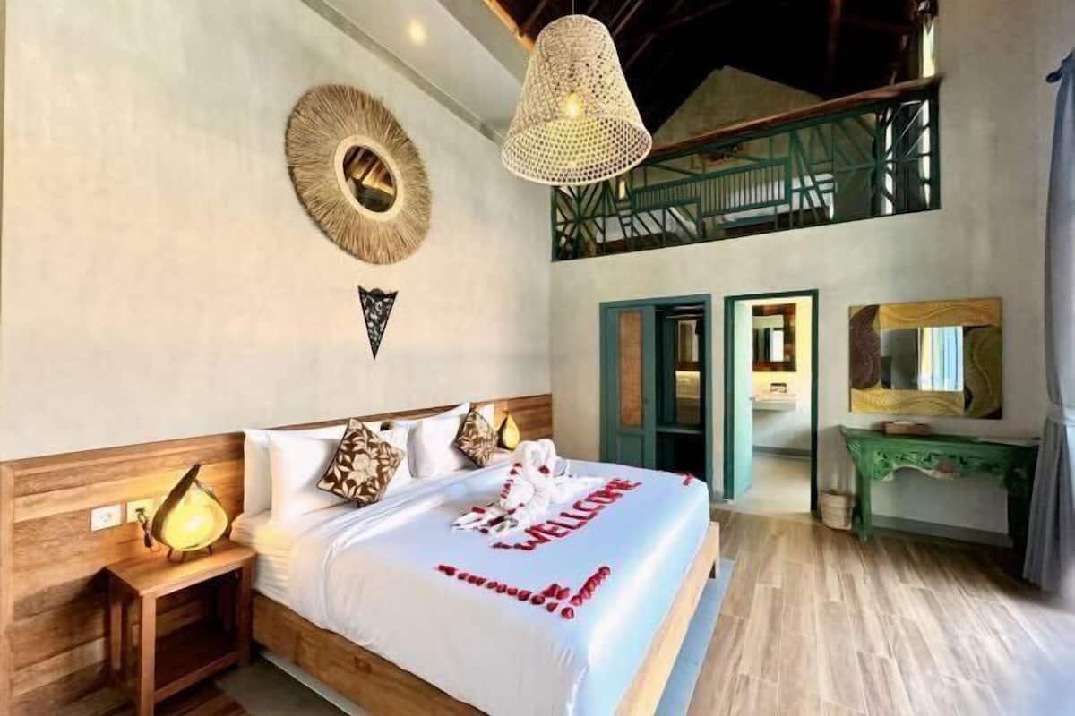2 kamar tidur, kedap suara, setrika/meja setrika, dan Wi-Fi gratis