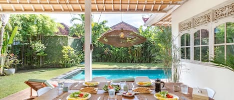 Outdoor dining
