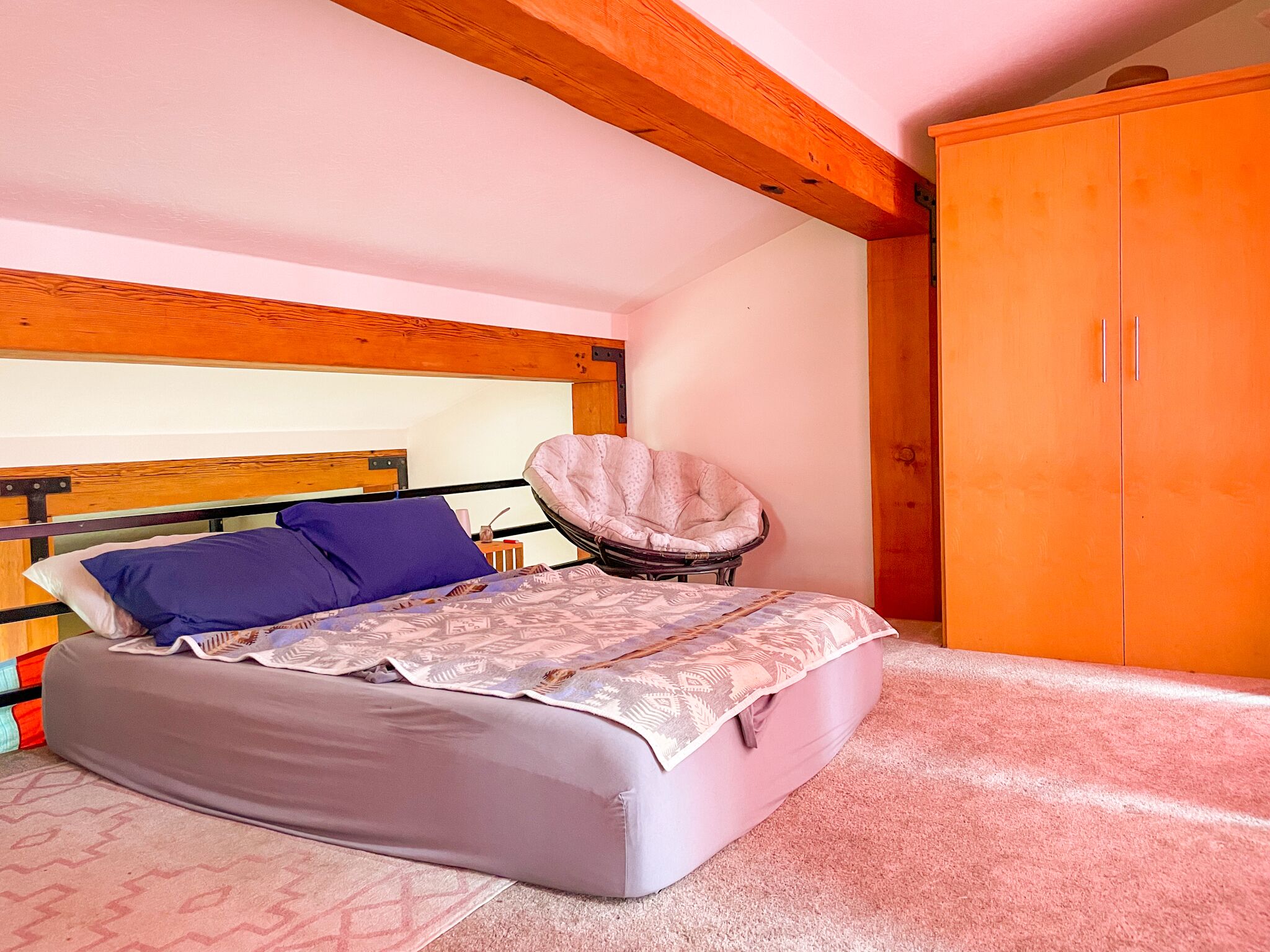 Off-Grid Paradise - Outdoorsy People’s Dream