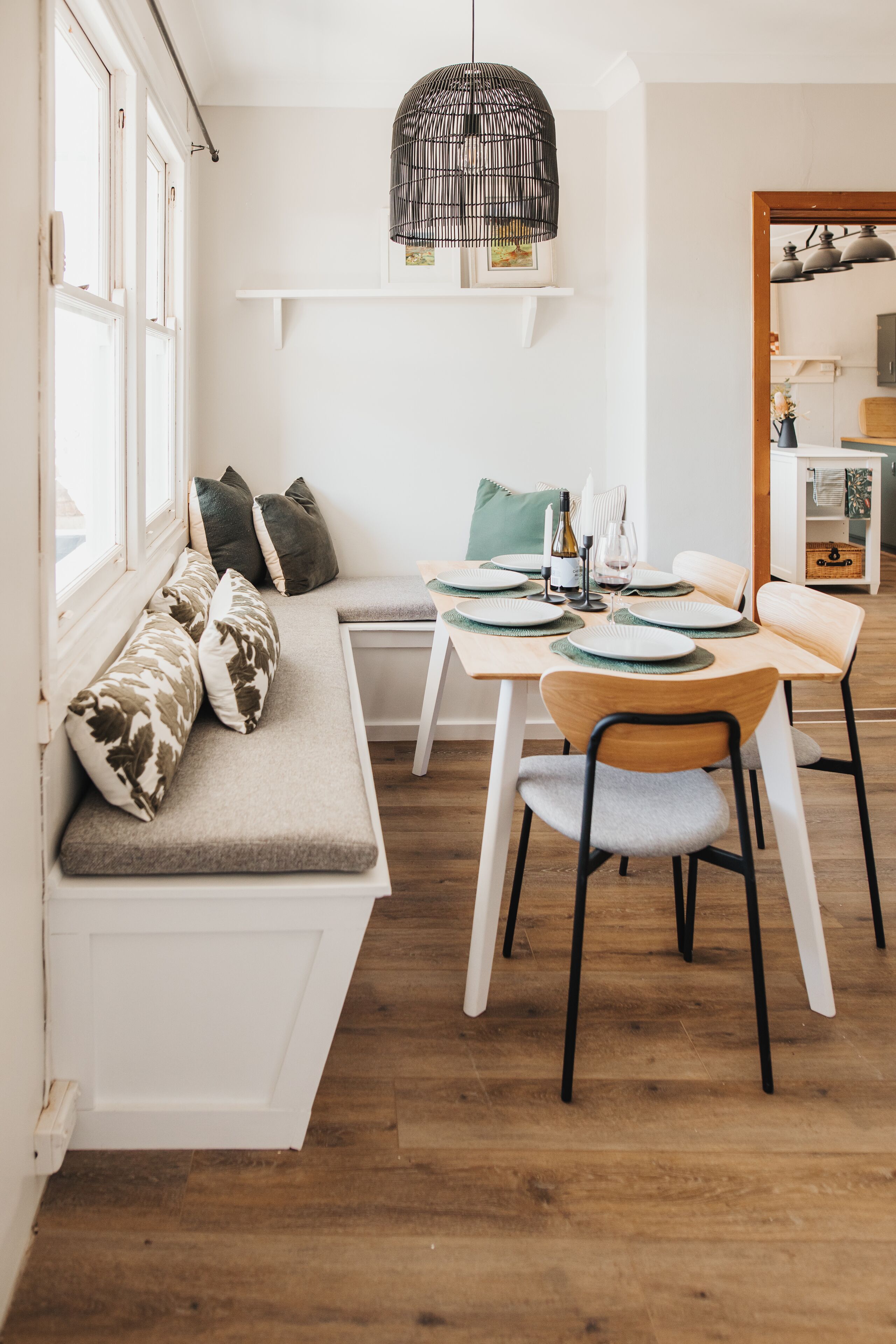 Vineview Cottage- A Farmhouse Cottage set on a Riesling Vineyard. Near Wineries!