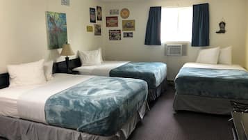 デラックス トリプルルーム | WiFi (無料)、ベッドシーツ