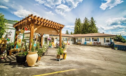 Creston Valley Motel
