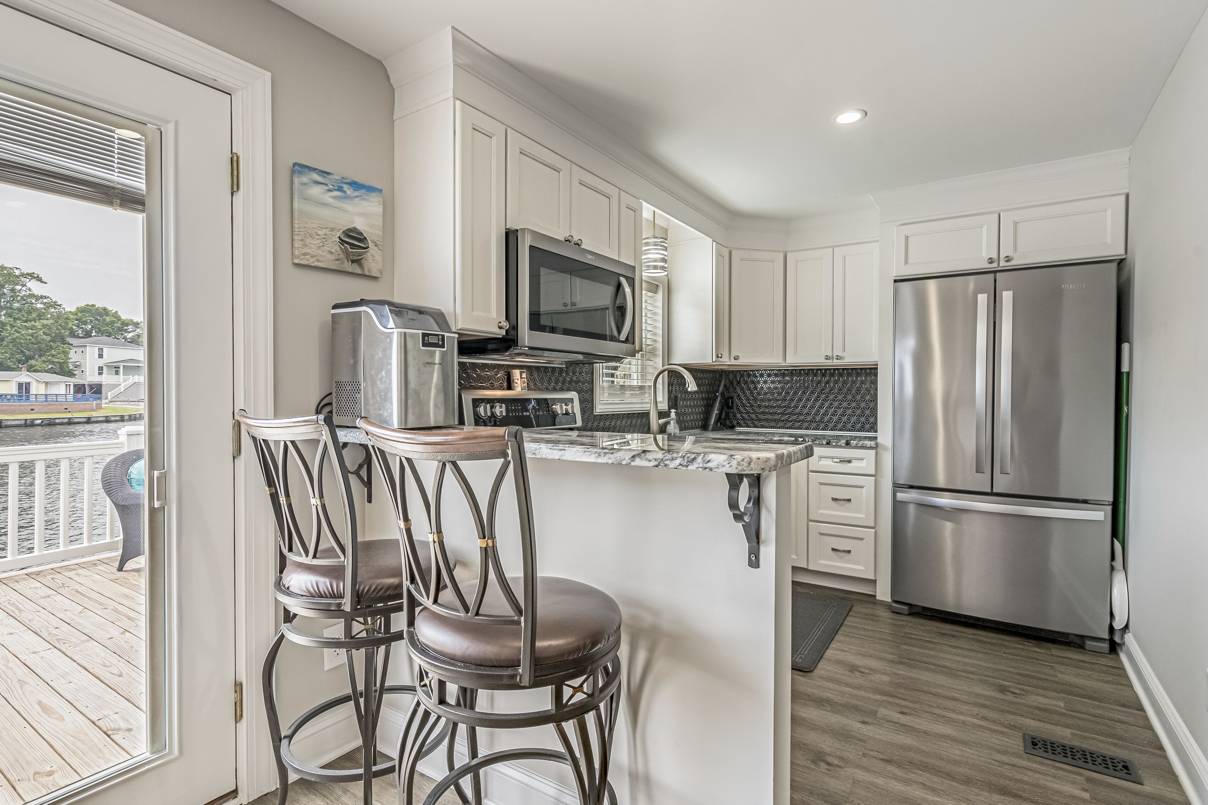 Waterfront on Magnolia Lake