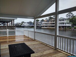 Terrace/patio - Magnolia Lake. Ocean Lakes, pet friendly, Golf cart included. 2 blocks to beach. (Myrtle Beach)
