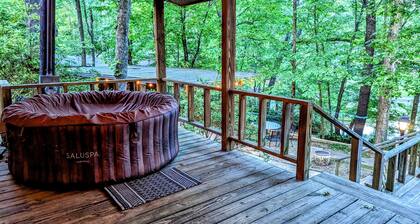 Catchin' 247 - Lakefront hideaway, outdoor spa, bar, firepit!