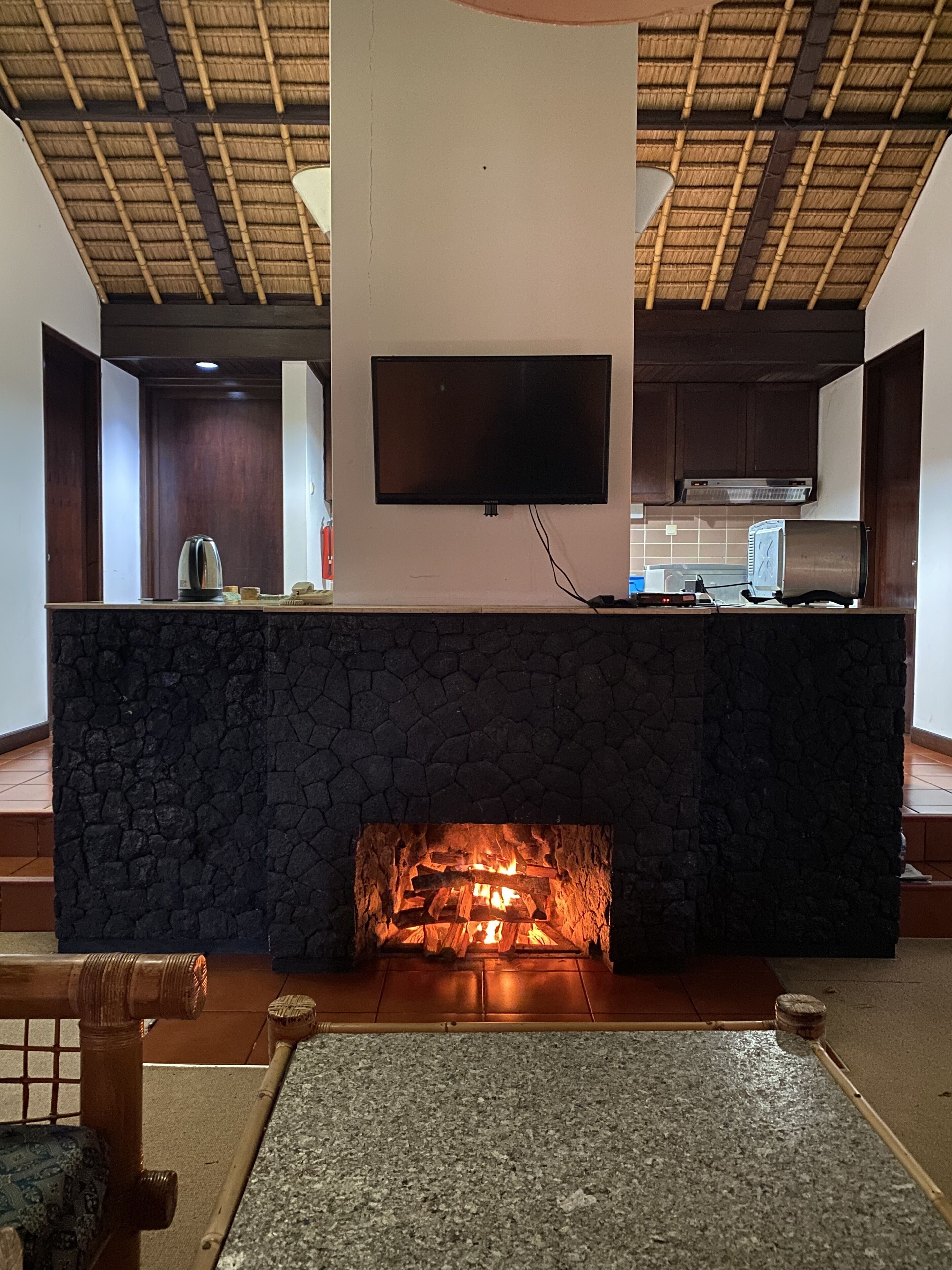 Family Cottage | Living area | 24-inch LED TV with satellite channels, fireplace, DVD player