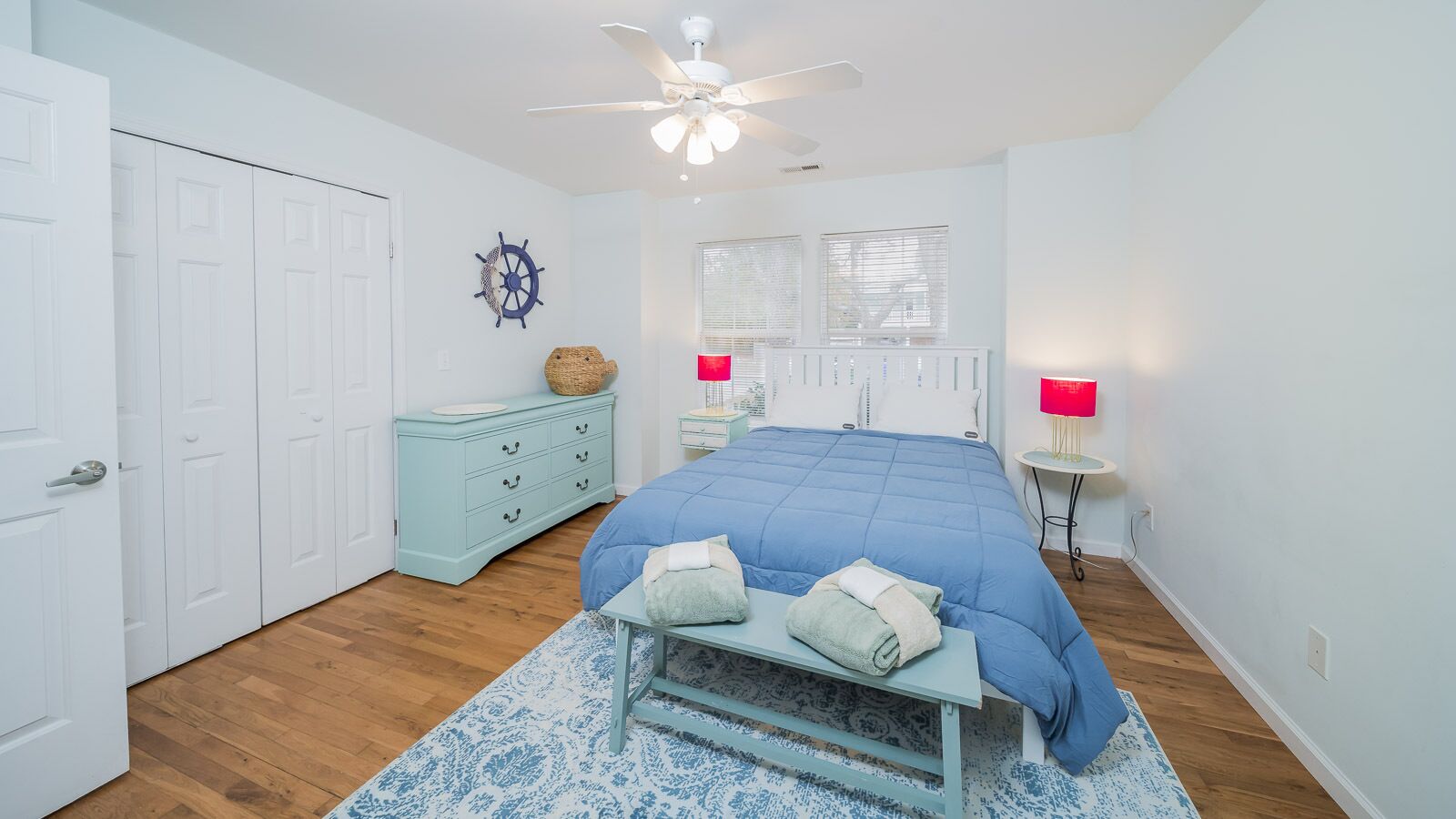 Pet friendly, short walk to beach, super clean