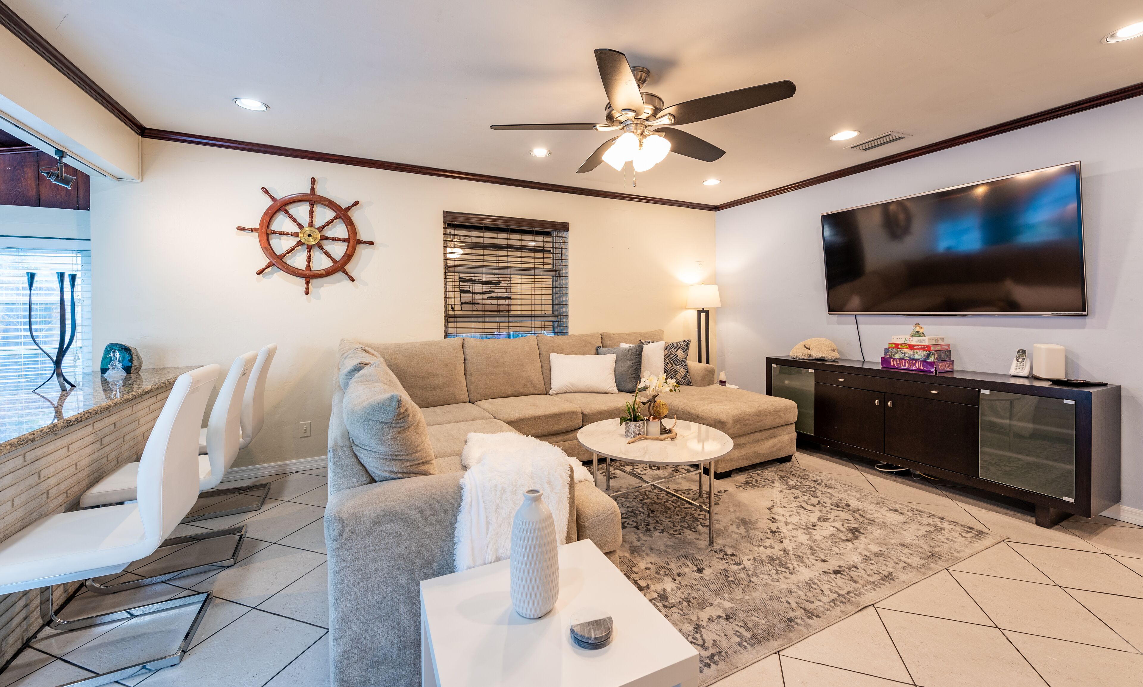 Family Oasis/ 3 bd/ Private Pool/ Near Airport and Beaches 