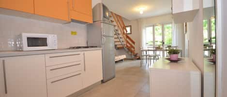 Kühlschrank, Mikrowelle, Geschirrspüler