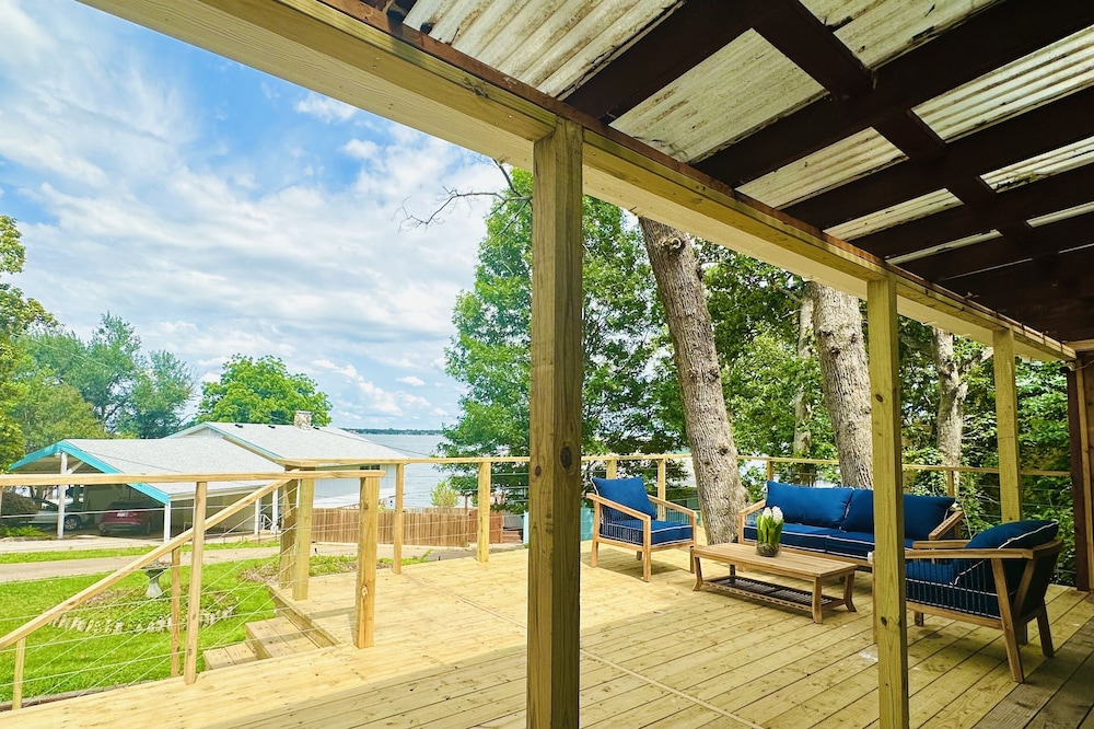 Lake house getaway @ Cedar Creek Lake