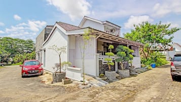 Mặt tiền nơi lưu trú