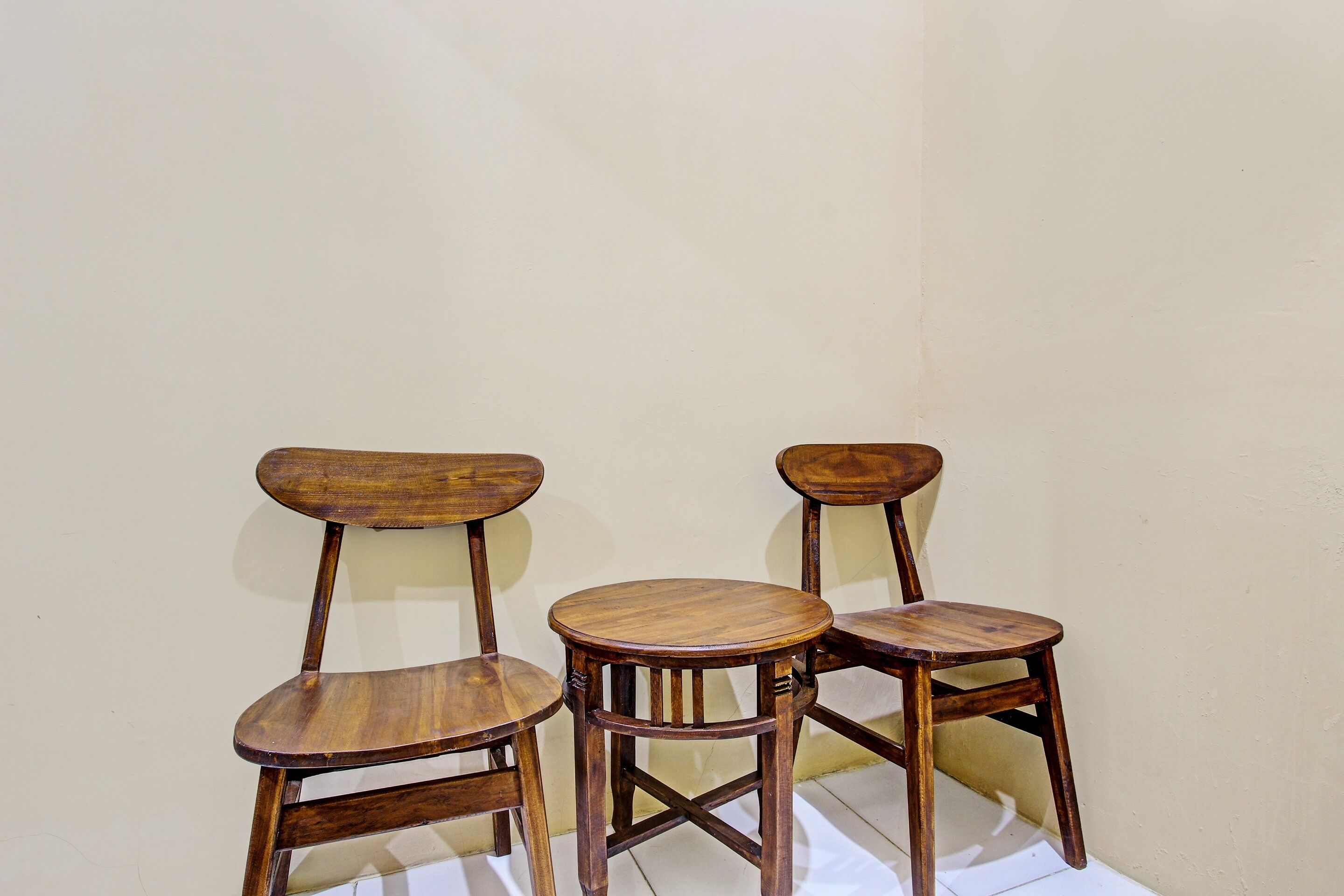 Standard Double Room | Laptop workspace, bed sheets