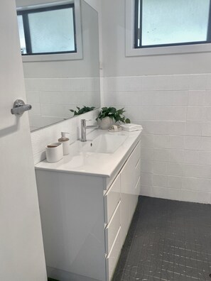 Toallas y papel de baño 