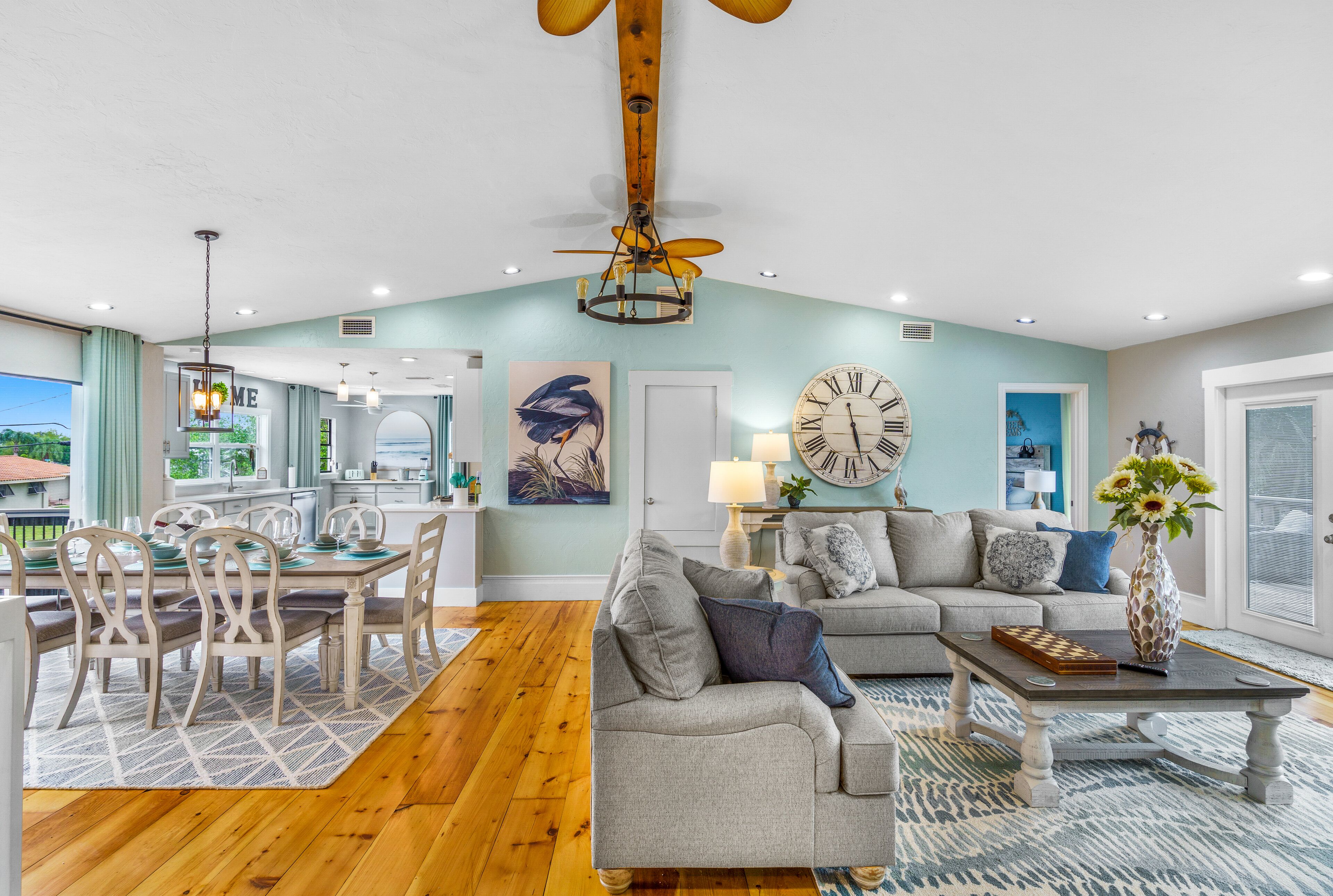 Charming Home Near Anna Maria Beach Pool+Games