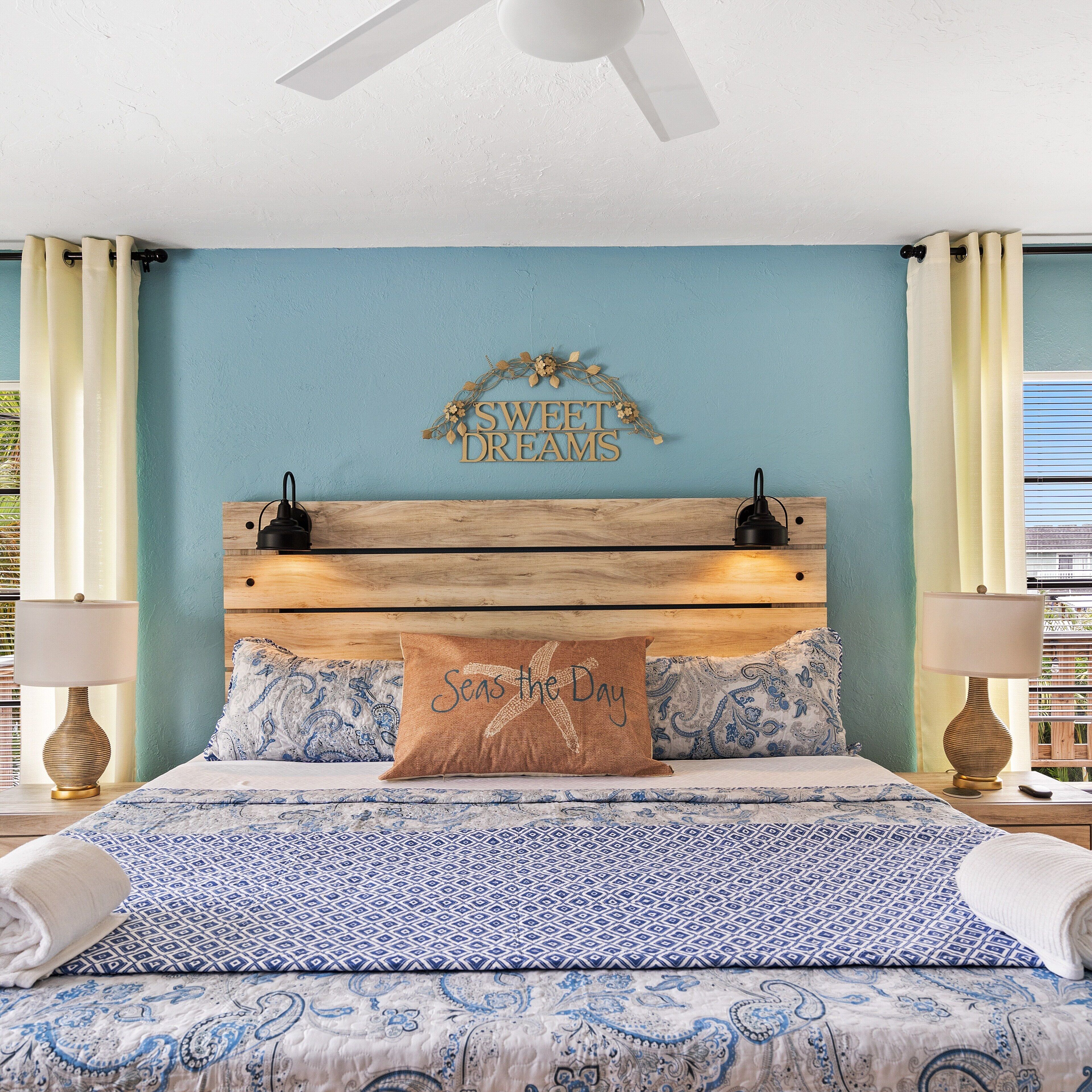 Charming Home Near Anna Maria Beach Pool+Games