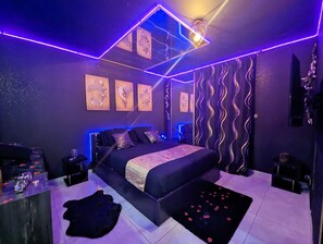 1 bedroom, WiFi, bed sheets - La Gold Room Perpignan Jaccuzzi & Sauna (Perpignan)