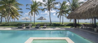 Ocean Front Luxury Villa in Golf and Beach Resort