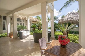Villa, Smoking - Ocean Front Luxury Villa in Golf and Beach Resort (Punta Cana)