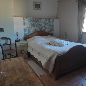 1 Schlafzimmer, Bügeleisen/Bügelbrett, Reisekinderbett, Bettwäsche