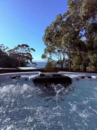 屋外スパ浴槽. South Bruny Island Retreat - Spa & Infrared Sauna