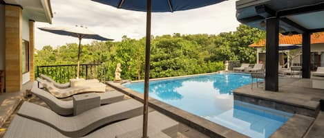 Piscina a l'aire lliure