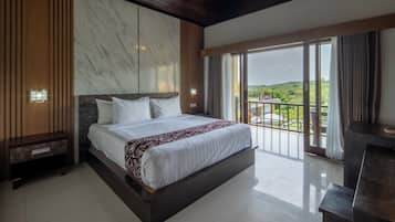 In-room safe, desk, soundproofing, free WiFi