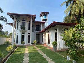 Front of property - Amawin Resort (Ambalantota)