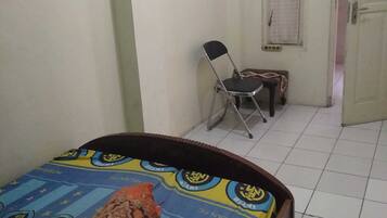 Habitación doble Deluxe | Espacio para trabajar con laptop, wifi gratis y ropa de cama