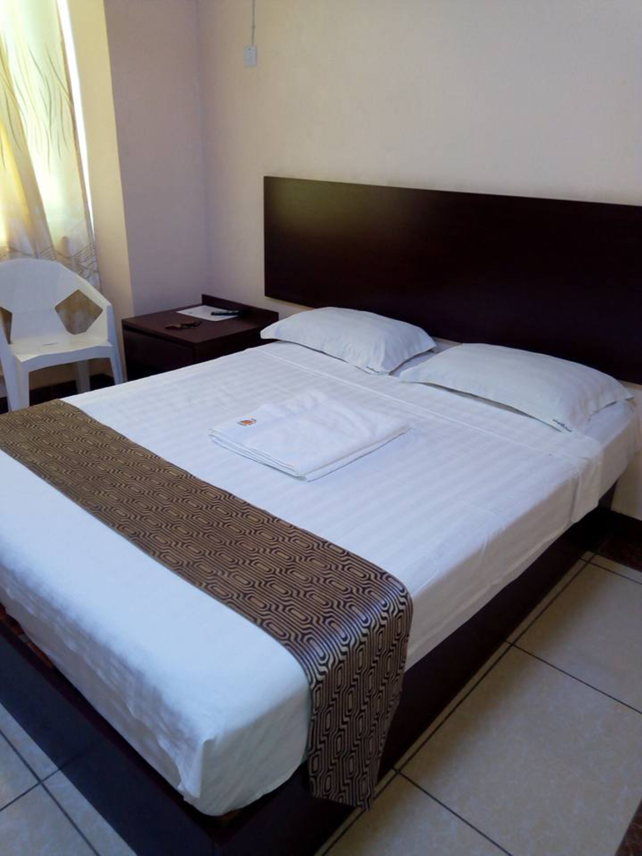 Desk, free WiFi, bed sheets