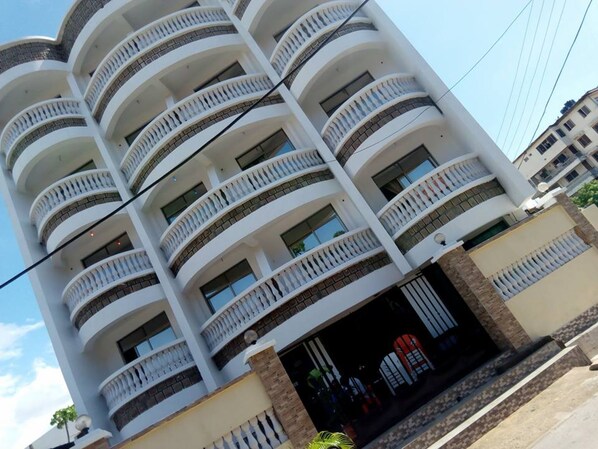 Fachada de la propiedad