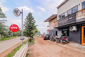 Front of property - OYO 90223 Bumi Langit (Cianjur)