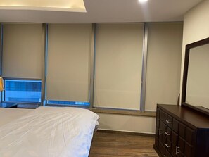 1 bedroom, internet, bed sheets - centrally located place (Islamabad)