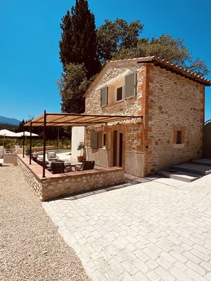 Terrace/patio - Mas Typique au Milieu des Vergers (Bouleternère)