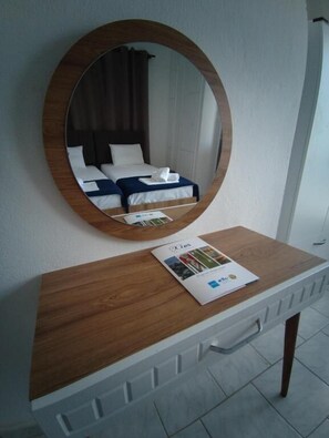 Free WiFi - Omiros rooms (Chios)