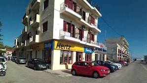 Front of property - Omiros rooms (Chios)