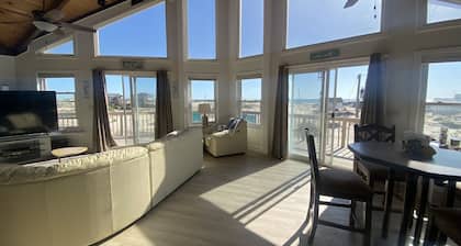 Gorgeous 6BR house, Wild Horses, stunning views! Private parking. 4WD required.
