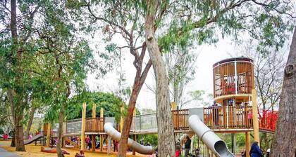 Pet-Friendly Retreat 2BR Ringwood Prime location