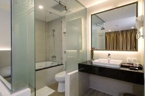 Bathroom - Lemore Hotel-premier Sea View (Nha Trang)
