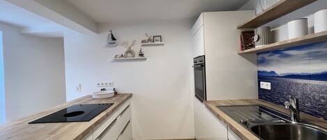 Refrigerador, horno, parrilla de estufa y lavavajillas