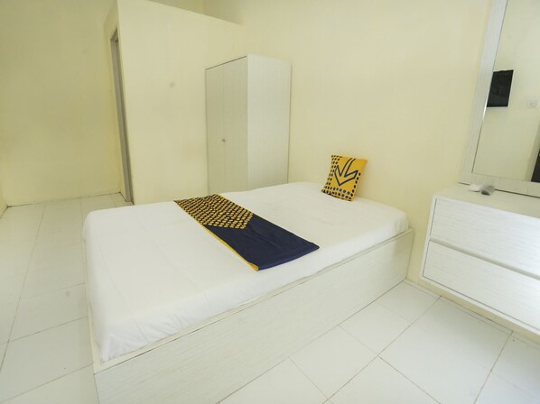 Economy Single Room | Free WiFi, bed sheets