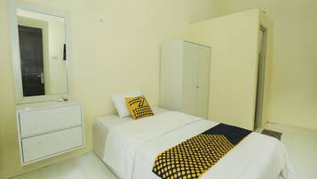 Economy Single Room | Free WiFi, bed sheets